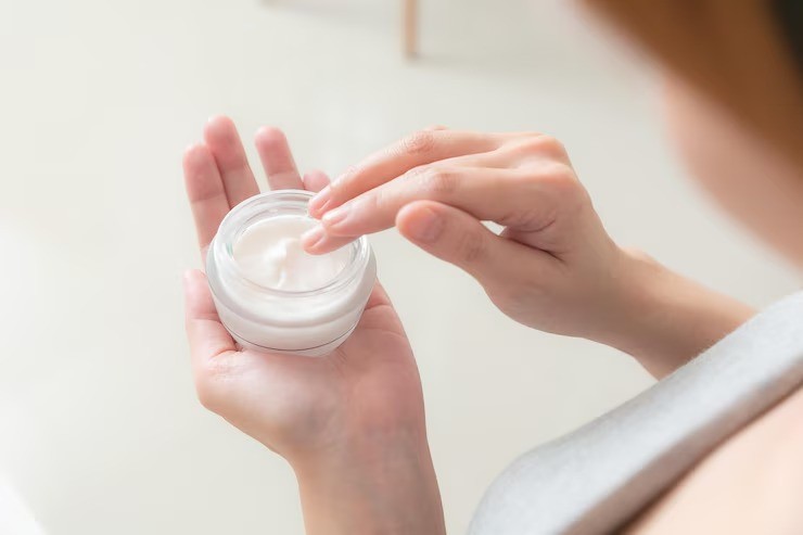 skincare ibu muda, panduan skincare basic, skincare aman ibu menyusui, bahan aktif skincare, skincare untuk kulit kusam, skincare jerawat hormonal, tips skincare untuk ibu menyusui